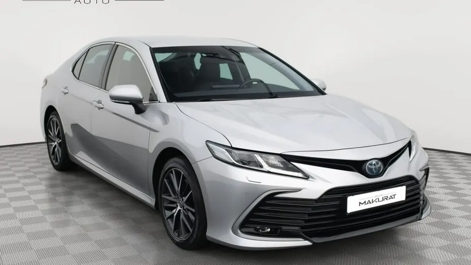 TOYOTA Camry -