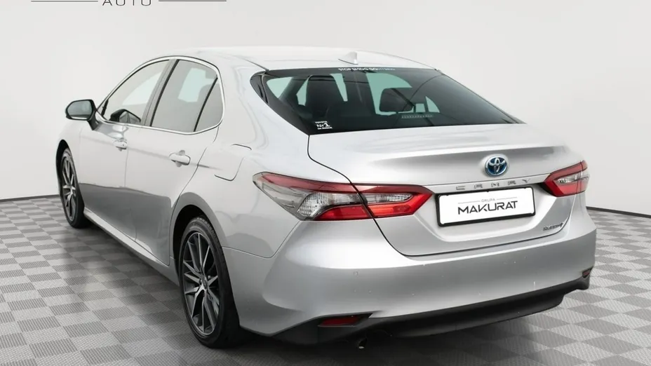TOYOTA Camry -
