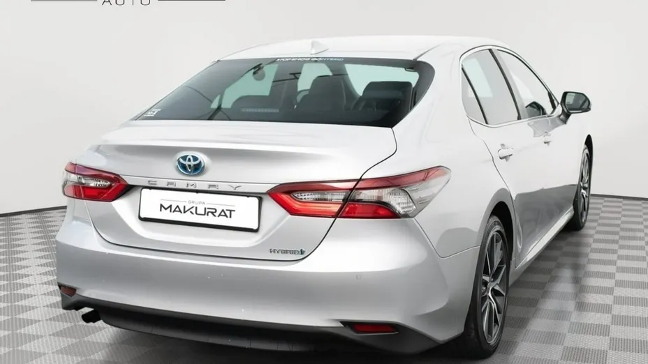 TOYOTA Camry -