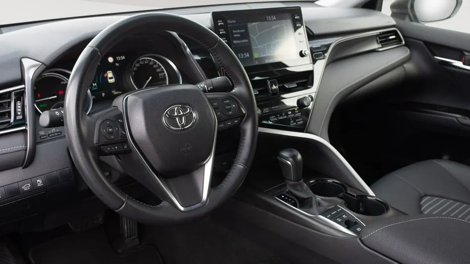 TOYOTA Camry -