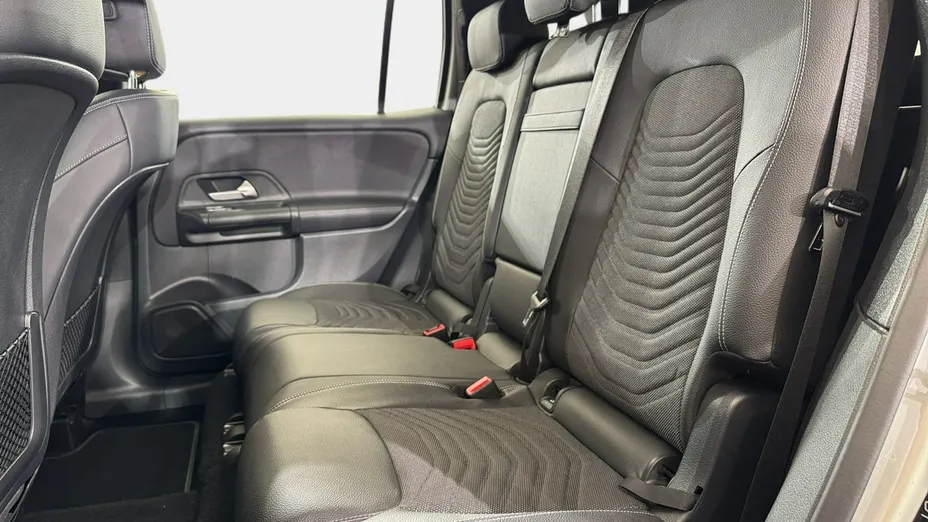 MERCEDES-BENZ GLB -