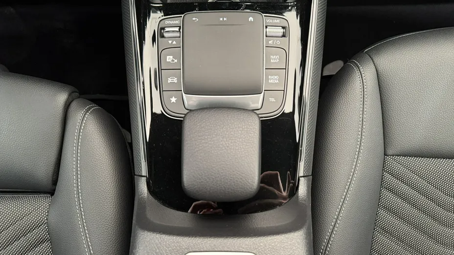 MERCEDES-BENZ GLB -