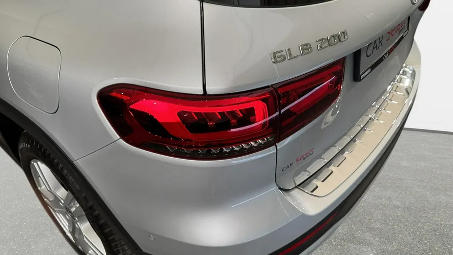 MERCEDES-BENZ GLB -