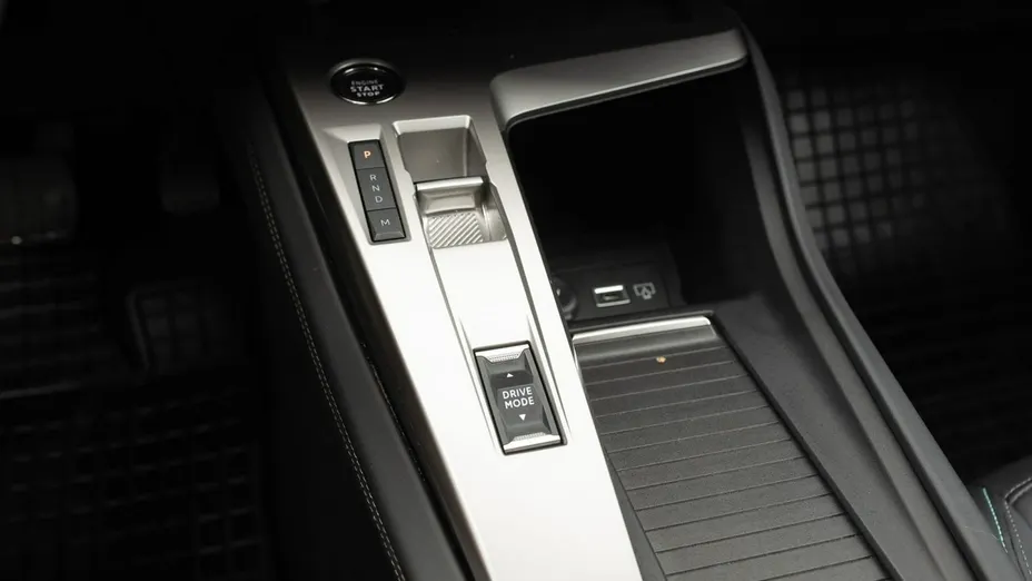 PEUGEOT 308 -