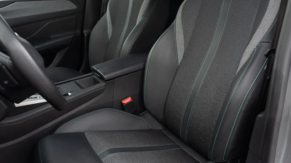 PEUGEOT 308 -