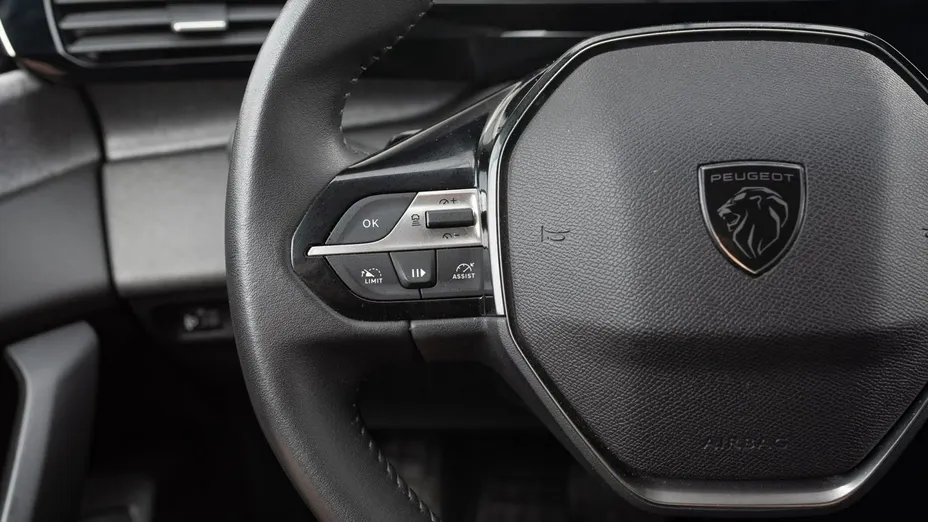 PEUGEOT 308 -