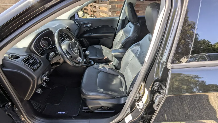 JEEP Compass -
