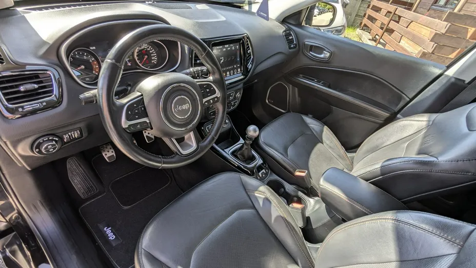JEEP Compass -