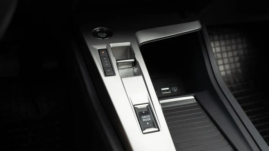 PEUGEOT 308 -