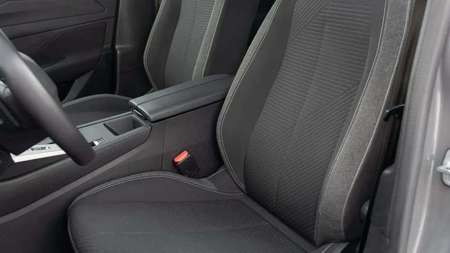 PEUGEOT 308 -