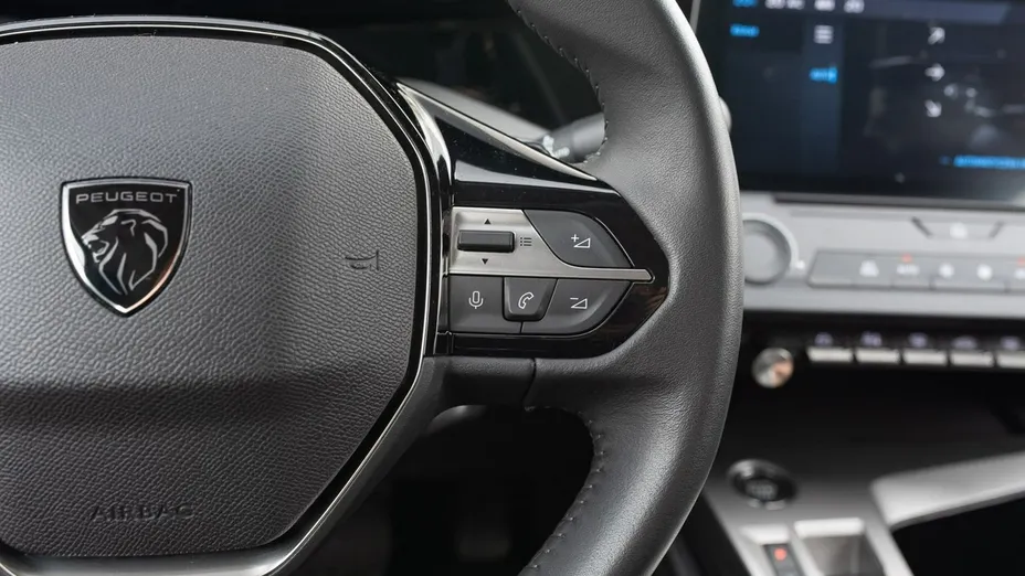 PEUGEOT 308 -
