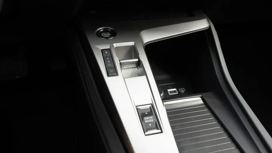 PEUGEOT 308 -