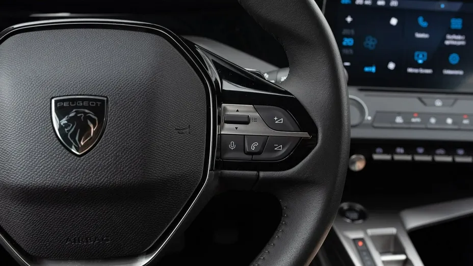 PEUGEOT 308 -