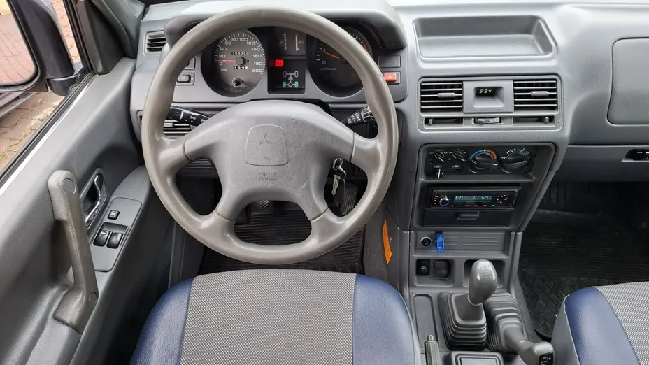 MITSUBISHI Pajero -