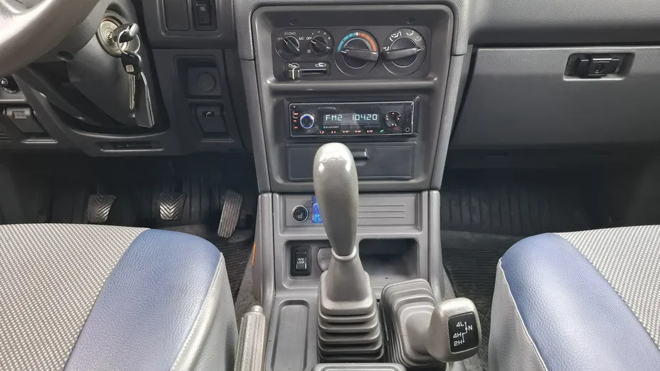 MITSUBISHI Pajero -