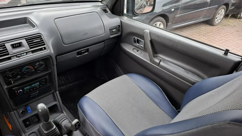 MITSUBISHI Pajero -
