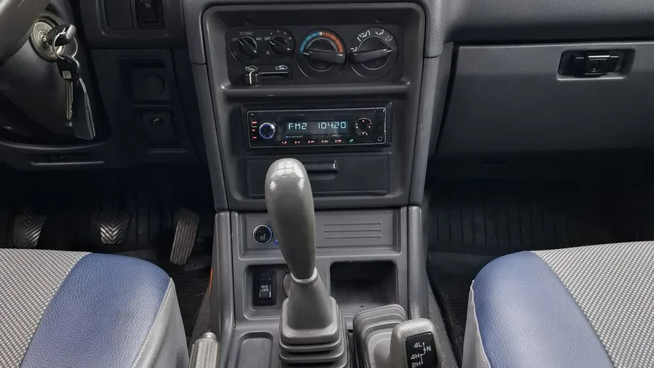 MITSUBISHI Pajero -