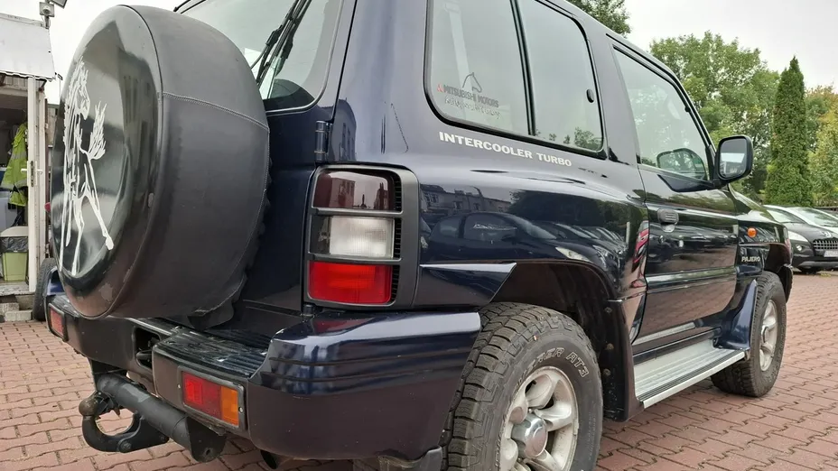 MITSUBISHI Pajero -
