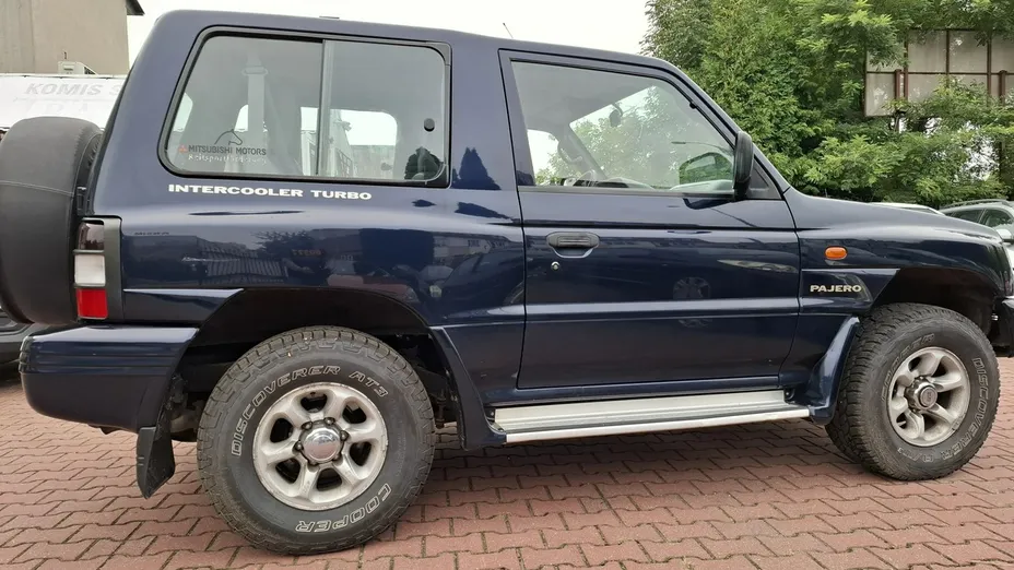 MITSUBISHI Pajero -