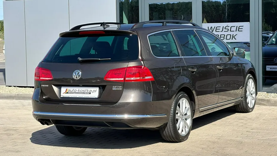 VOLKSWAGEN Passat -