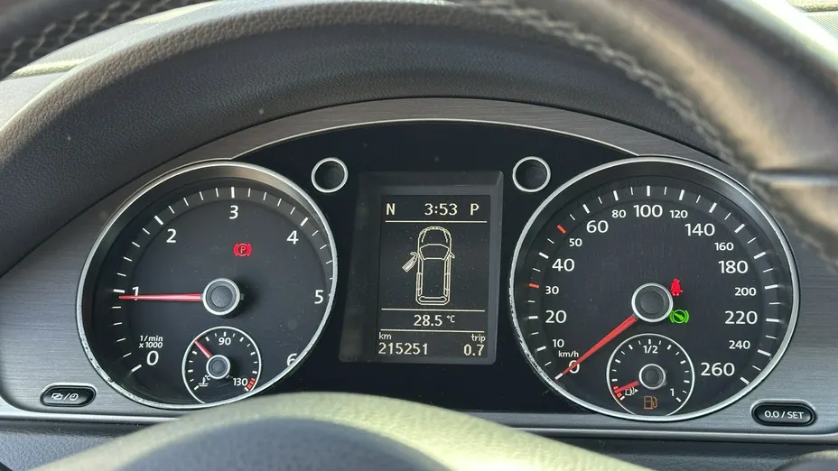 VOLKSWAGEN Passat -
