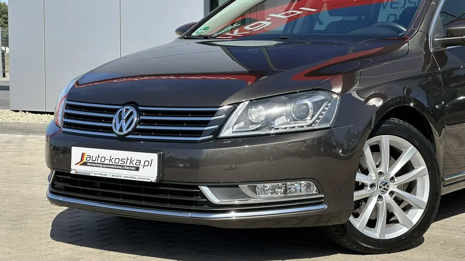 VOLKSWAGEN Passat -