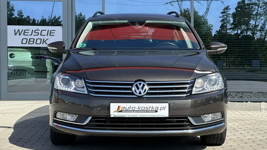 VOLKSWAGEN Passat -