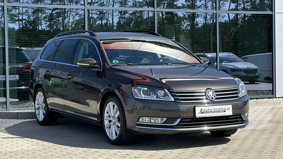 VOLKSWAGEN Passat -