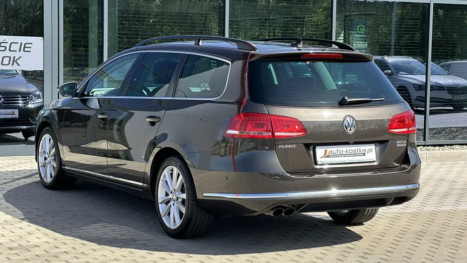 VOLKSWAGEN Passat -
