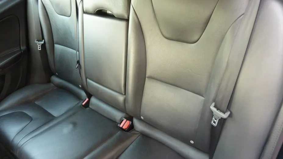 VOLVO V60 -