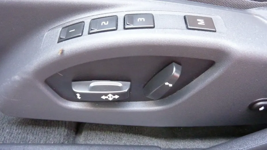 VOLVO V60 -
