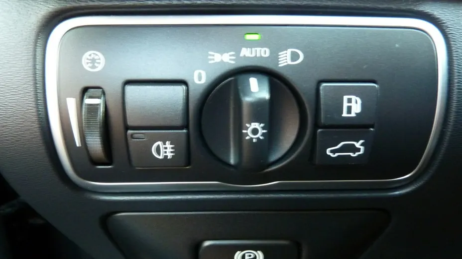 VOLVO V60 -