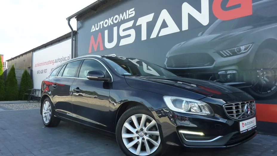 VOLVO V60 -