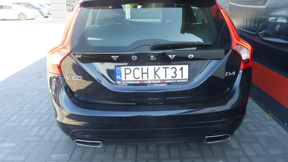 VOLVO V60 -