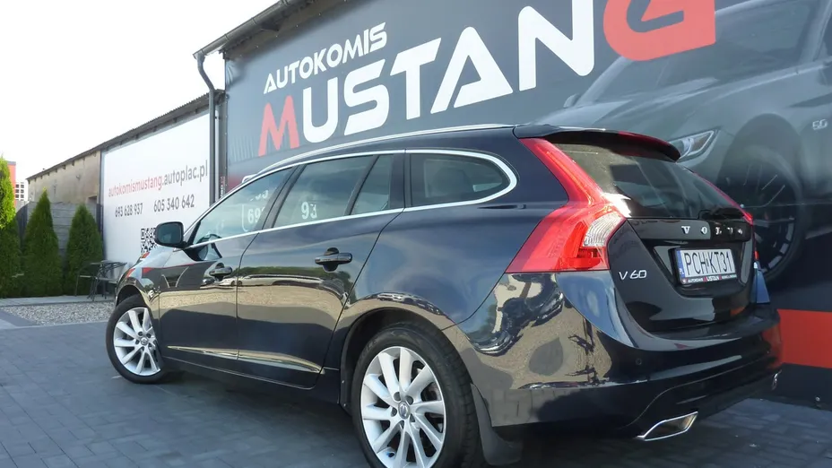 VOLVO V60 -