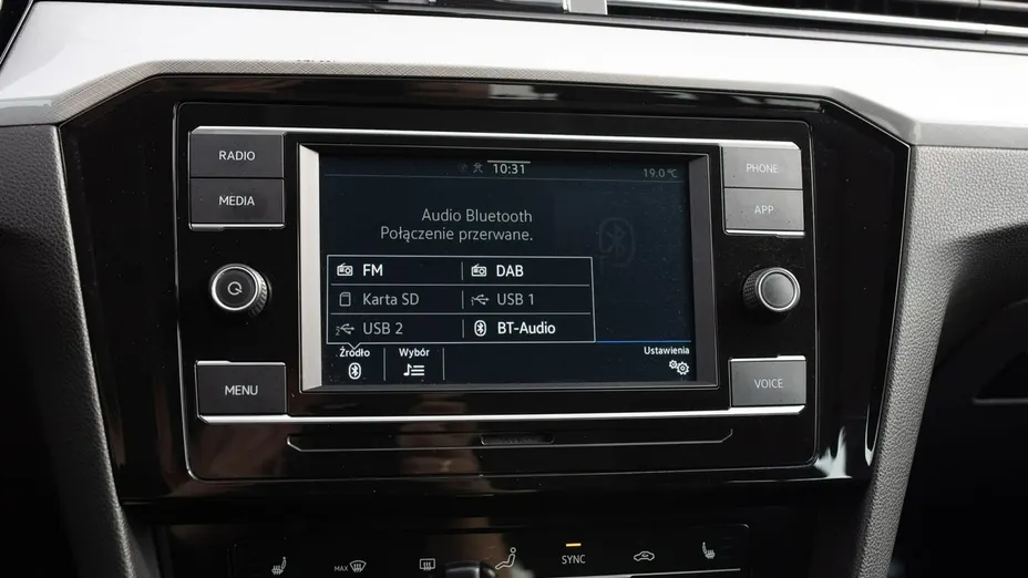 VOLKSWAGEN Passat -