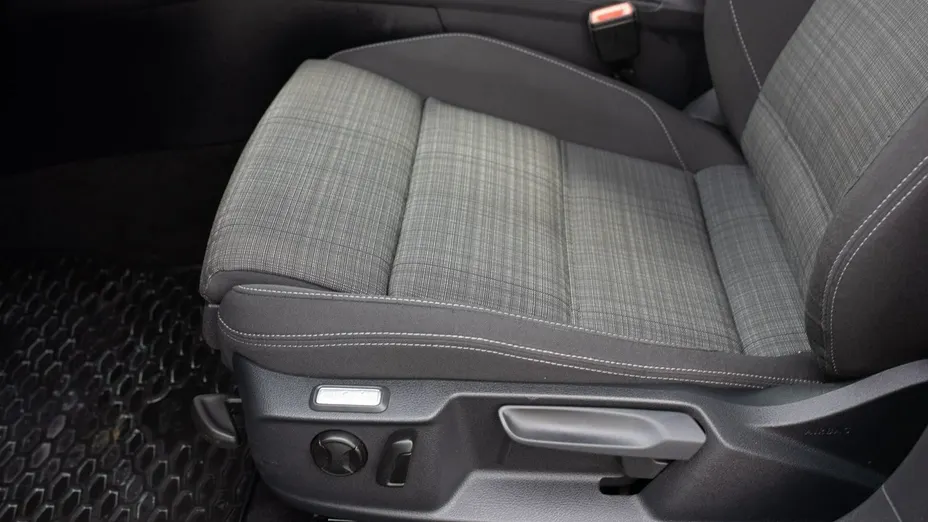 VOLKSWAGEN Passat -
