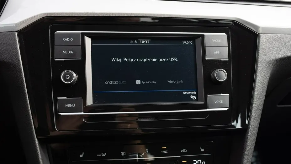 VOLKSWAGEN Passat -