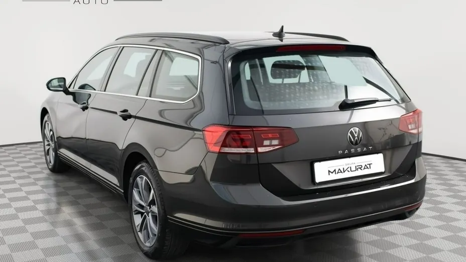 VOLKSWAGEN Passat -