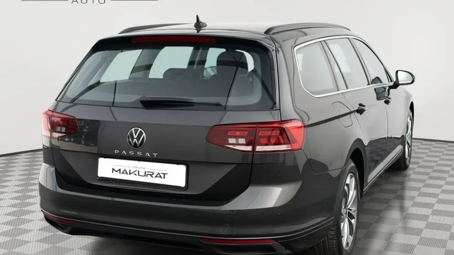 VOLKSWAGEN Passat -