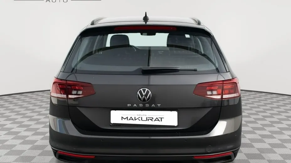VOLKSWAGEN Passat -