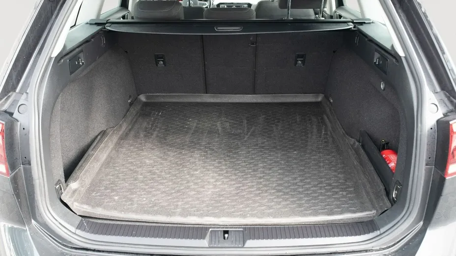 VOLKSWAGEN Passat -
