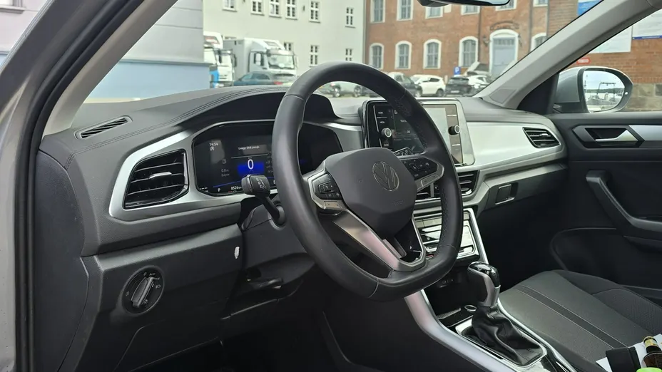 VOLKSWAGEN T-ROC -