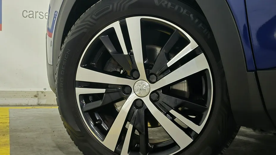 PEUGEOT 3008 -