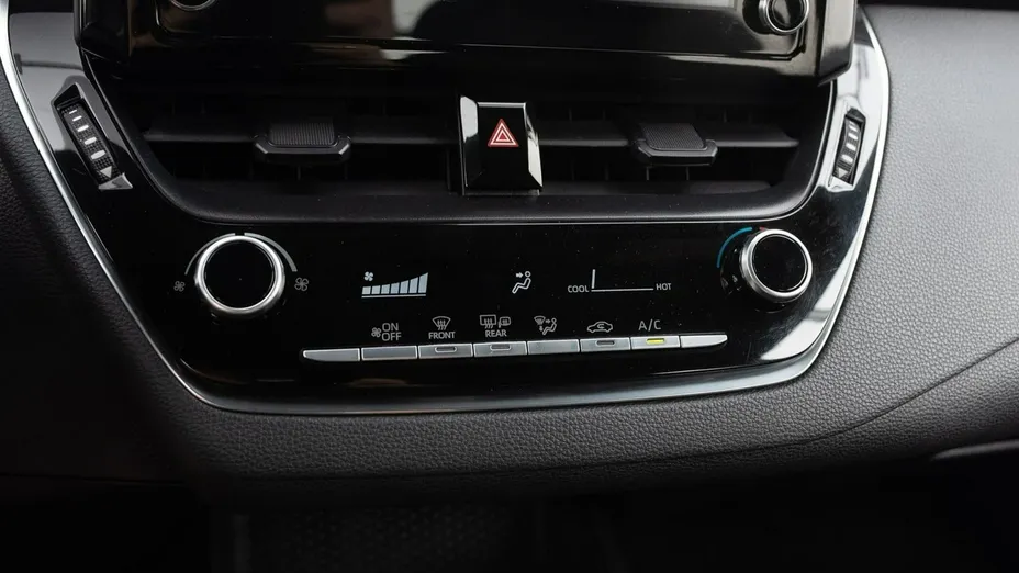 TOYOTA Corolla -
