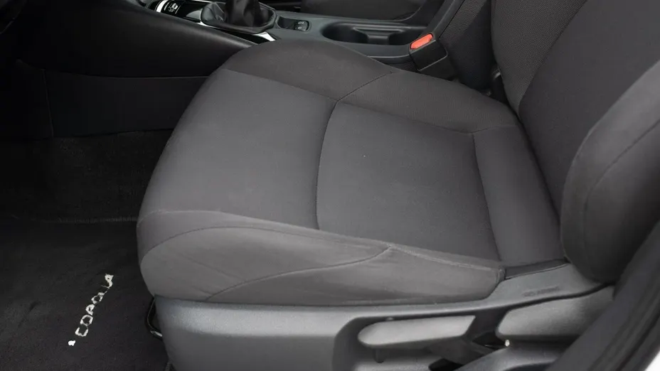 TOYOTA Corolla -
