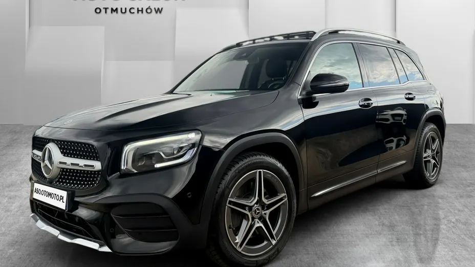 MERCEDES-BENZ GLB -
