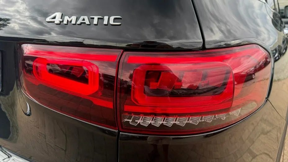 MERCEDES-BENZ GLB -