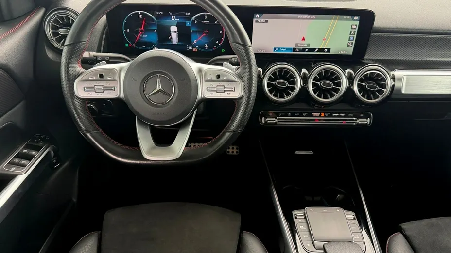 MERCEDES-BENZ GLB -