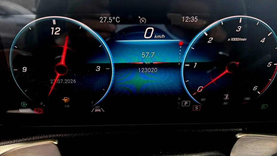 MERCEDES-BENZ GLB -